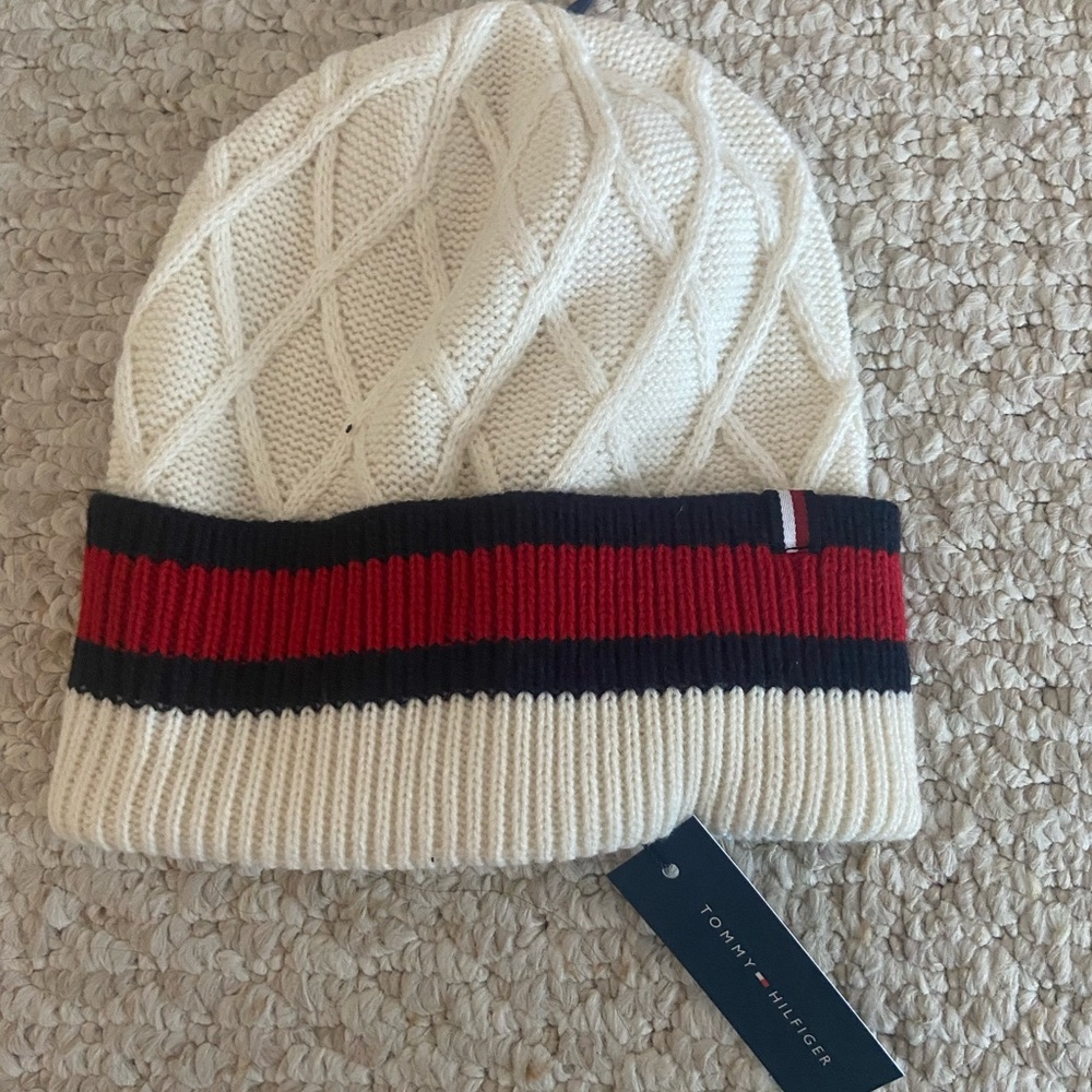 BNWT Tommy Hilfiger white cable knit hat with signature colours